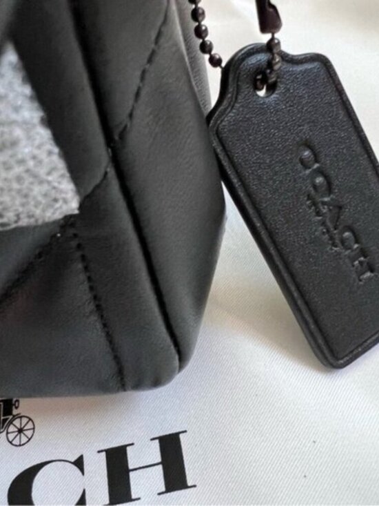 Coach Tabby Shoulder Bag 20 With Pillow Quilting - Picture 2 of 9